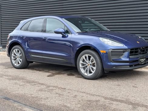 Used 2025 Porsche Macan image 26
