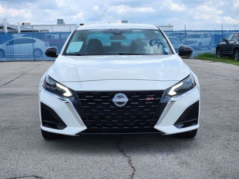 Used 2025 Nissan Altima 2.5 SR FWD image 2