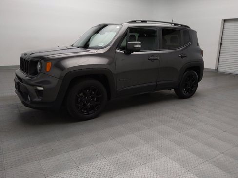 Used 2019 Jeep Renegade Altitude w/ UConnect 8.4 Nav Group image 2