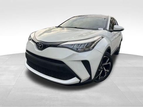 Used 2021 Toyota C-HR XLE image 9