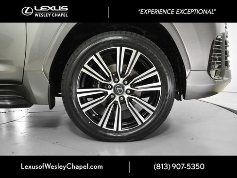 Used 2023 Lexus LX 600 4WD w/ Luxury Package image 5