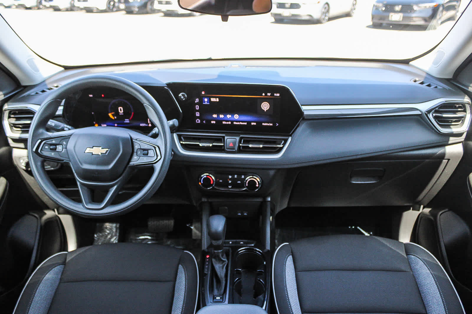 Used 2025 Chevrolet TrailBlazer LS w/ LS Convenience Package FWD image 12