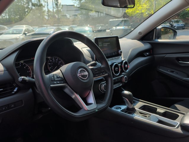 Used 2025 Nissan Sentra SV FWD image 9