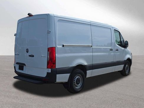 Used 2025 Mercedes-Benz Sprinter 2500 image 3