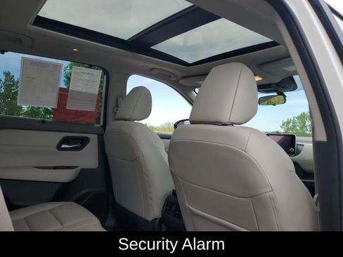 Certified 2023 Nissan Rogue SV w/ SV Premium B Package AWD/4WD image 16