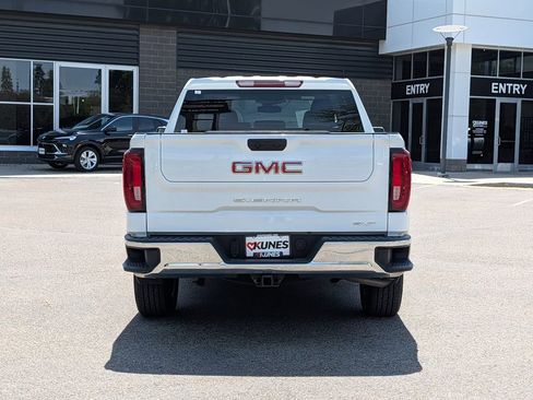 Used 2024 GMC Sierra 1500 SLT AWD/4WD image 8