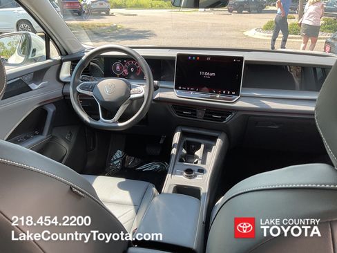 Used 2026 Volkswagen Tiguan SE AWD/4WD image 20
