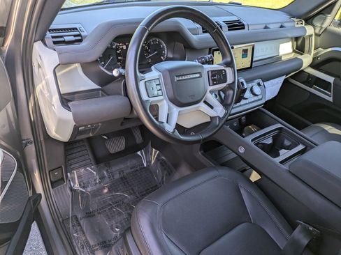 Certified 2023 Land Rover Defender 110 SE image 9