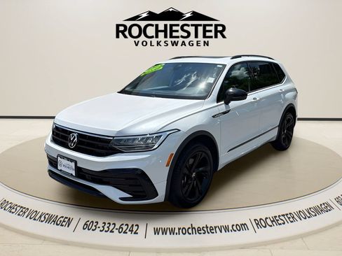 Used 2023 Volkswagen Tiguan SE R-Line AWD/4WD image 2