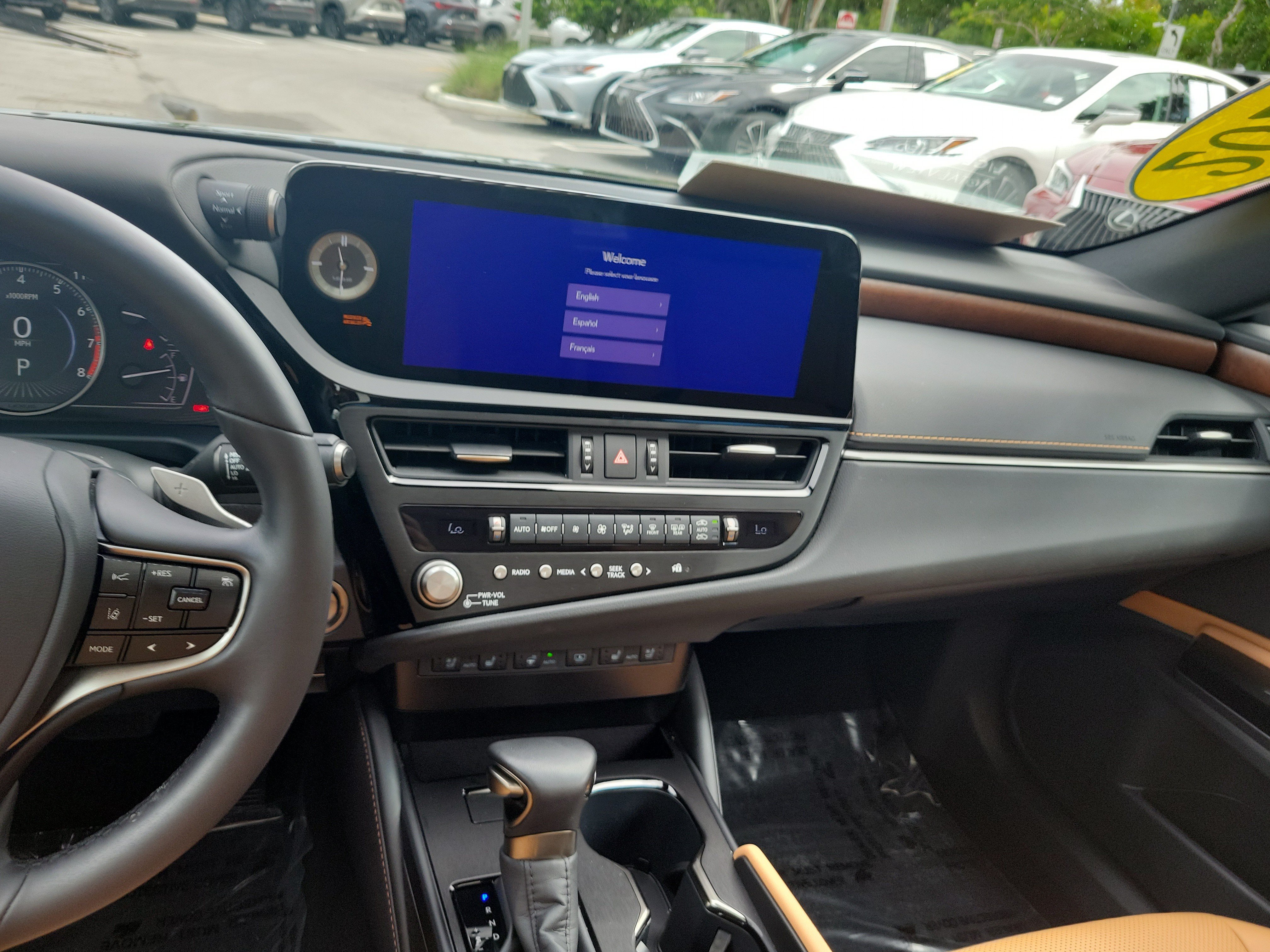 Used 2025 Lexus ES 350 w/ Premium Package FWD image 17