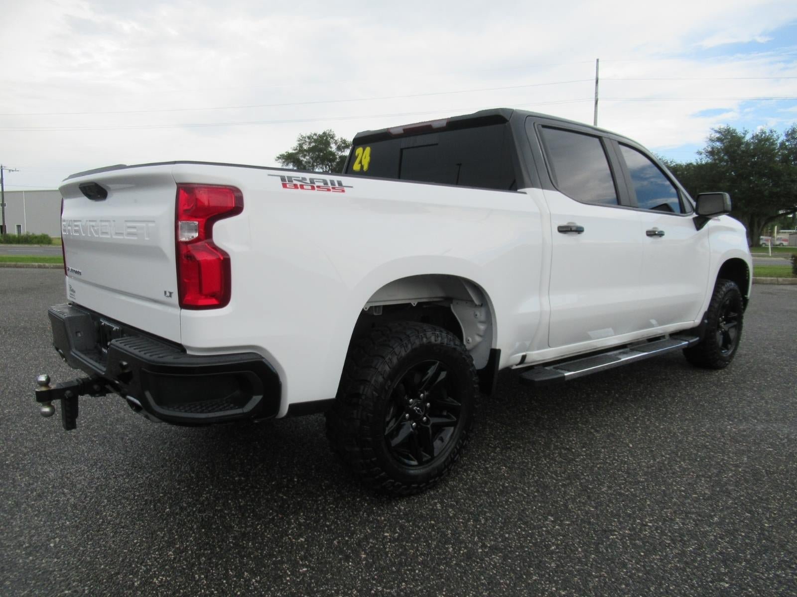 Used 2024 Chevrolet Silverado 1500 LT Trail Boss w/ Convenience Package II AWD/4WD image 7