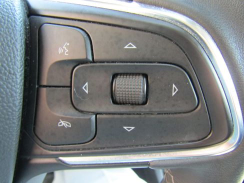 Used 2021 Buick Encore GX Essence AWD/4WD image 25