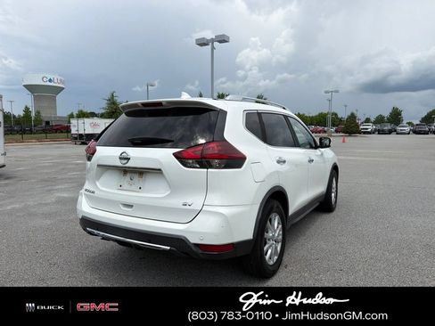 Used 2020 Nissan Rogue SV FWD image 6
