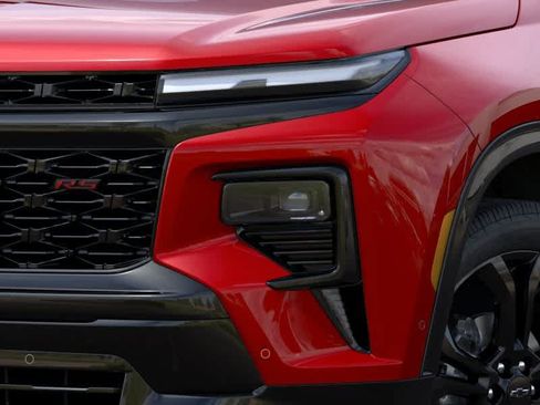 New 2027 Chevrolet Traverse RS w/ LPO, Floor Liner Package FWD image 10