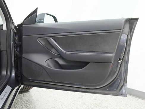 Used 2018 Tesla Model 3 image 31