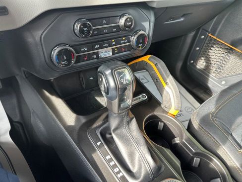 Used 2022 Ford Bronco Badlands w/ Sasquatch Package AWD/4WD image 18