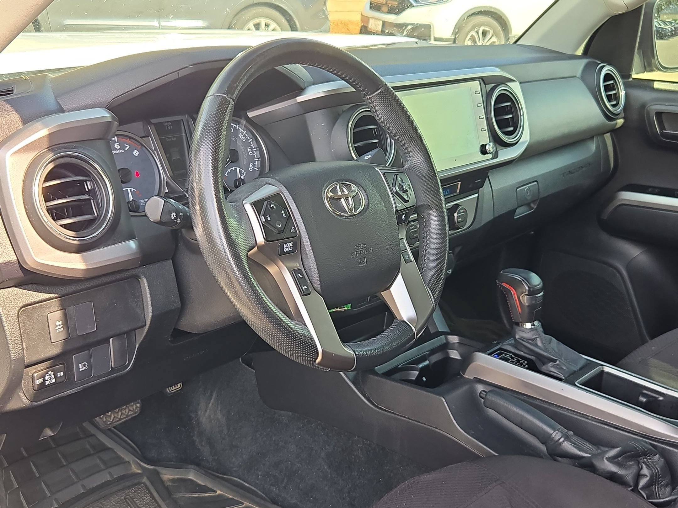 Used 2021 Toyota Tacoma SR5 RWD image 12