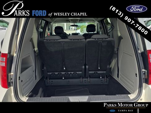 Used 2010 Dodge Grand Caravan SXT FWD image 8