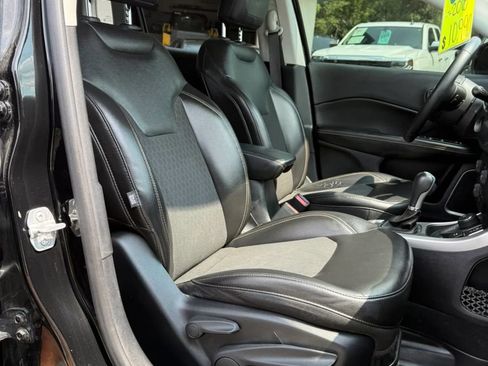 Used 2018 Jeep Compass Latitude w/ Popular Equipment Group AWD/4WD image 21