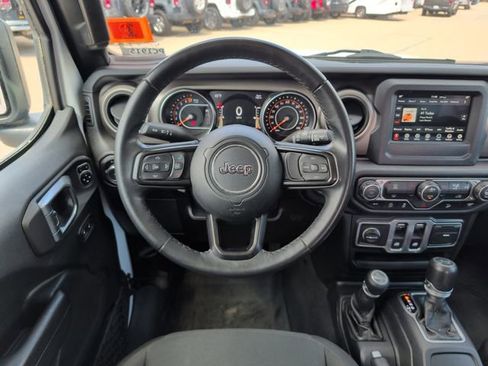 Used 2018 Jeep Wrangler Sport AWD/4WD image 17