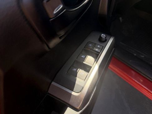 Used 2021 Toyota Tacoma SR5 image 10