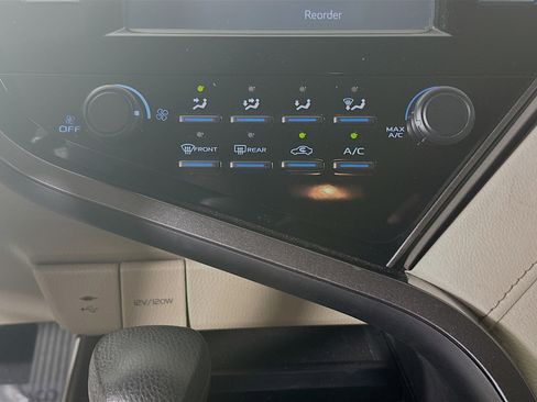 Used 2019 Toyota Camry LE FWD image 22