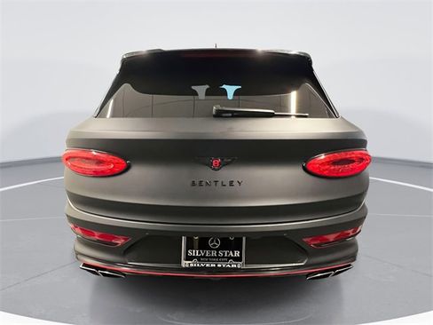 Used 2023 Bentley Bentayga Extended Wheelbase image 5