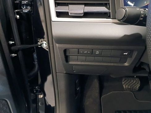 New 2026 Mitsubishi Outlander SE image 21