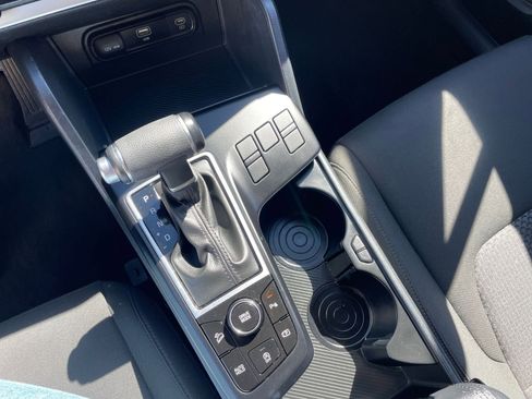 Used 2025 Kia Sportage LX image 45