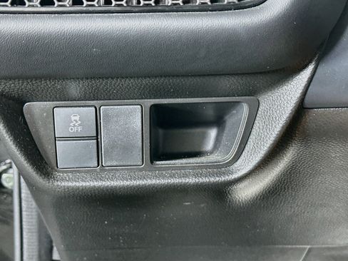 Used 2025 Honda HR-V LX image 16