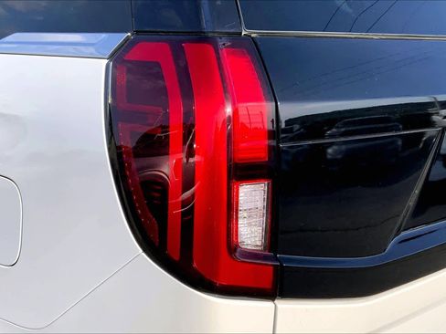 Used 2025 Ford Expedition Active AWD/4WD image 26
