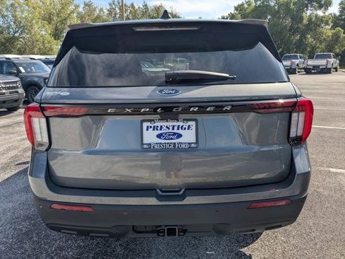 New 2026 Ford Explorer Active RWD image 6