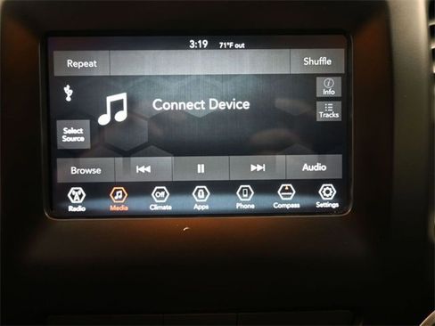 Used 2019 Jeep Cherokee Latitude Plus image 3