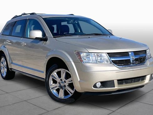 Used 2010 Dodge Journey SXT w/ Navigation & Sound Group I image 2