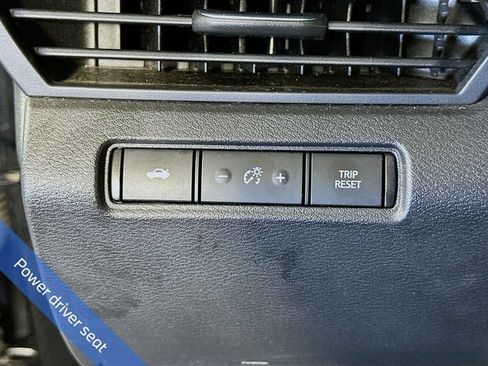 Used 2024 Nissan Altima 2.5 SV FWD image 5