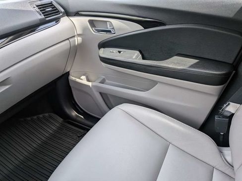 Used 2018 Honda Pilot Touring image 21