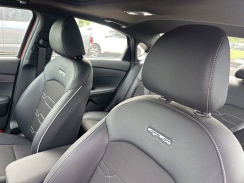 Used 2022 Kia Forte GT-Line w/ GT-Line Premium Package FWD image 6