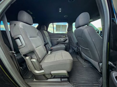 Used 2022 Chevrolet Traverse LT w/ Midnight/Sport Edition AWD/4WD image 38
