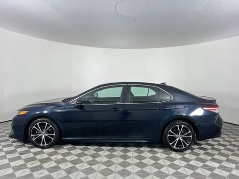 Used 2020 Toyota Camry SE w/ Carpet Mat Package FWD image 7