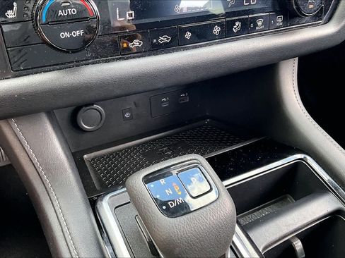 Used 2023 Nissan Pathfinder SL w/ SL Premium Package image 31