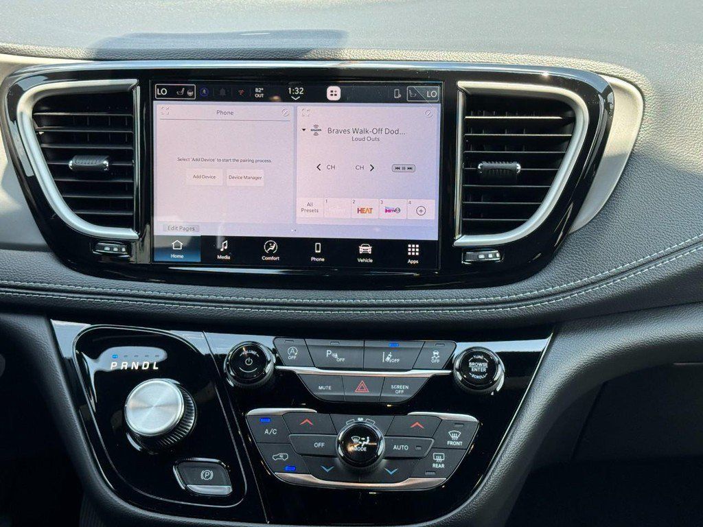 New 2027 Chrysler Pacifica Select FWD image 11
