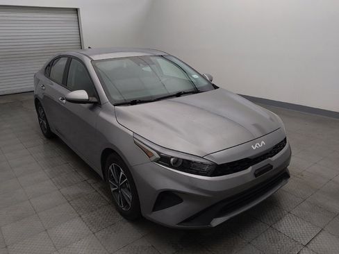 Used 2024 Kia Forte LXS FWD image 13