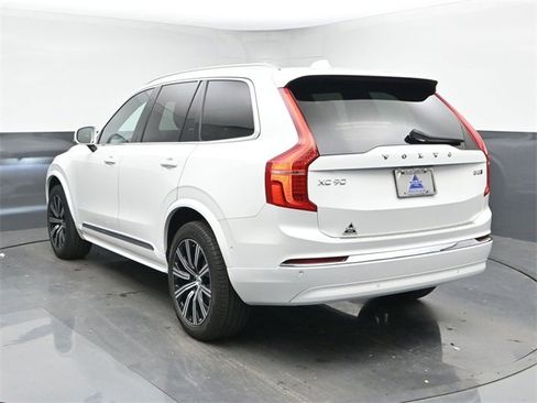 Used 2023 Volvo XC90 B5 Plus image 6
