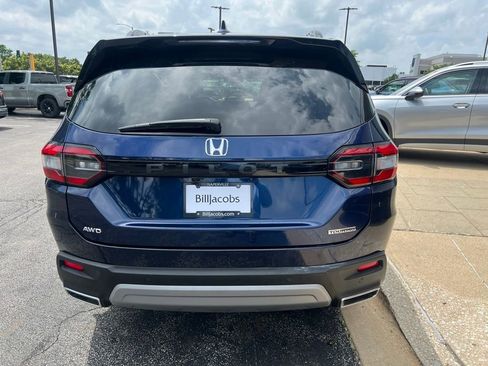 Used 2024 Honda Pilot Touring image 5
