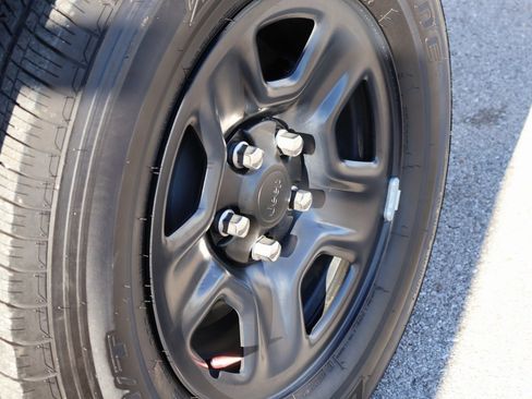 Used 2024 Jeep Gladiator Sport image 38