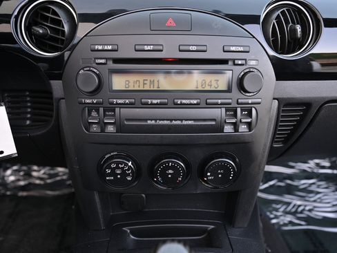 Used 2007 MAZDA MX-5 Miata Touring w/ Suspension Pkg image 21