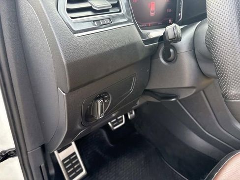 Used 2022 Volkswagen Tiguan SEL R-Line image 24