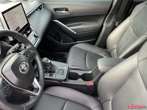 Certified 2026 Toyota Corolla Cross XLE w/ Convenience Package FWD image 21