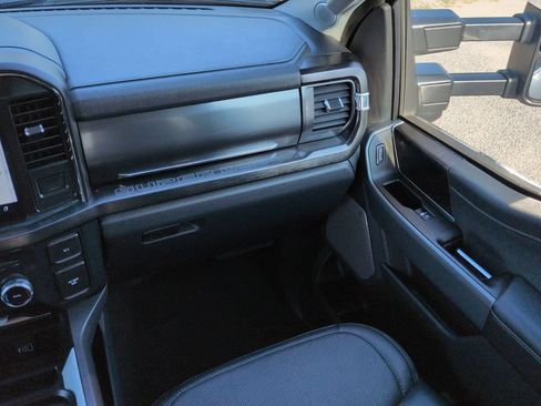 Used 2023 Ford F250 Lariat w/ Lariat Ultimate Package AWD/4WD image 17