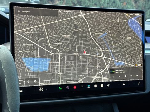 Used 2021 Tesla Model S Plaid image 18